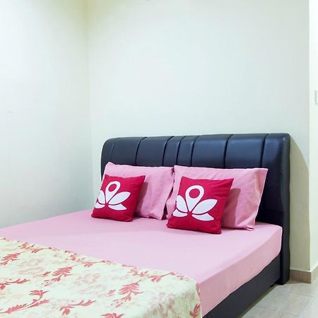 Kampung Guest House パンタイ・サナング エクステリア 写真