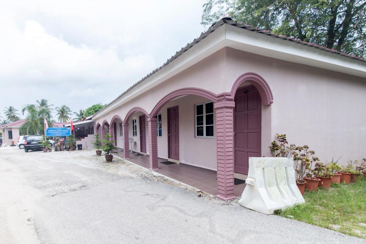 Kampung Guest House パンタイ・サナング エクステリア 写真