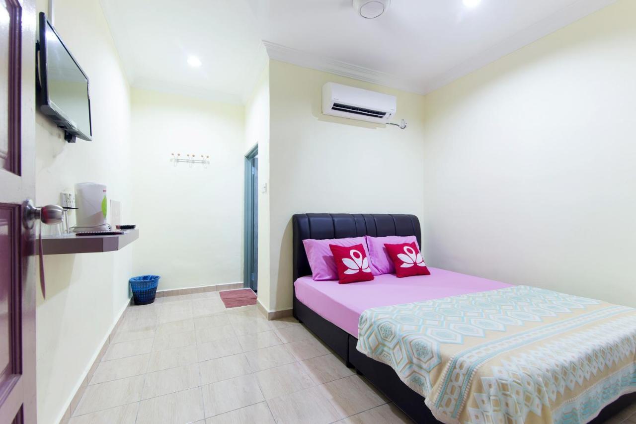 Kampung Guest House パンタイ・サナング エクステリア 写真