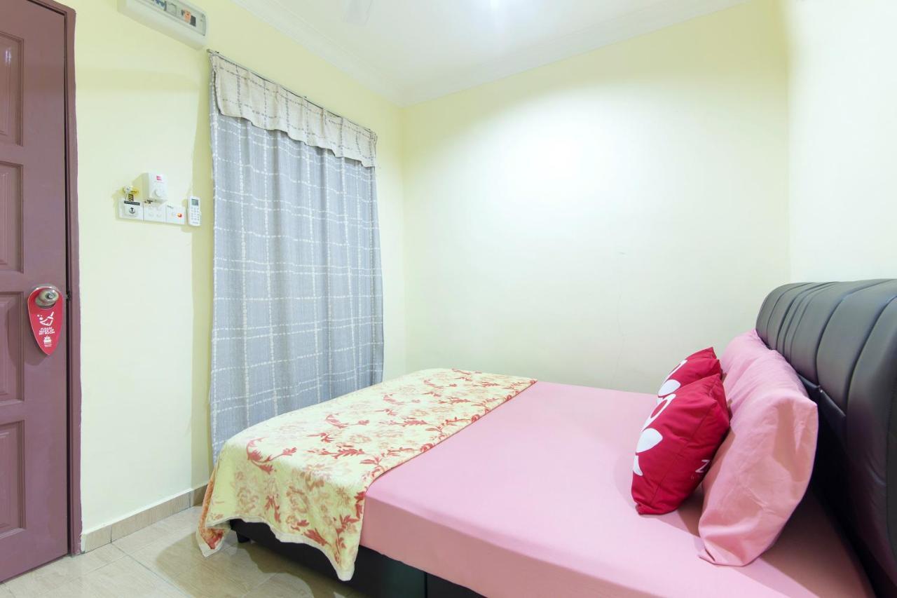 Kampung Guest House パンタイ・サナング エクステリア 写真