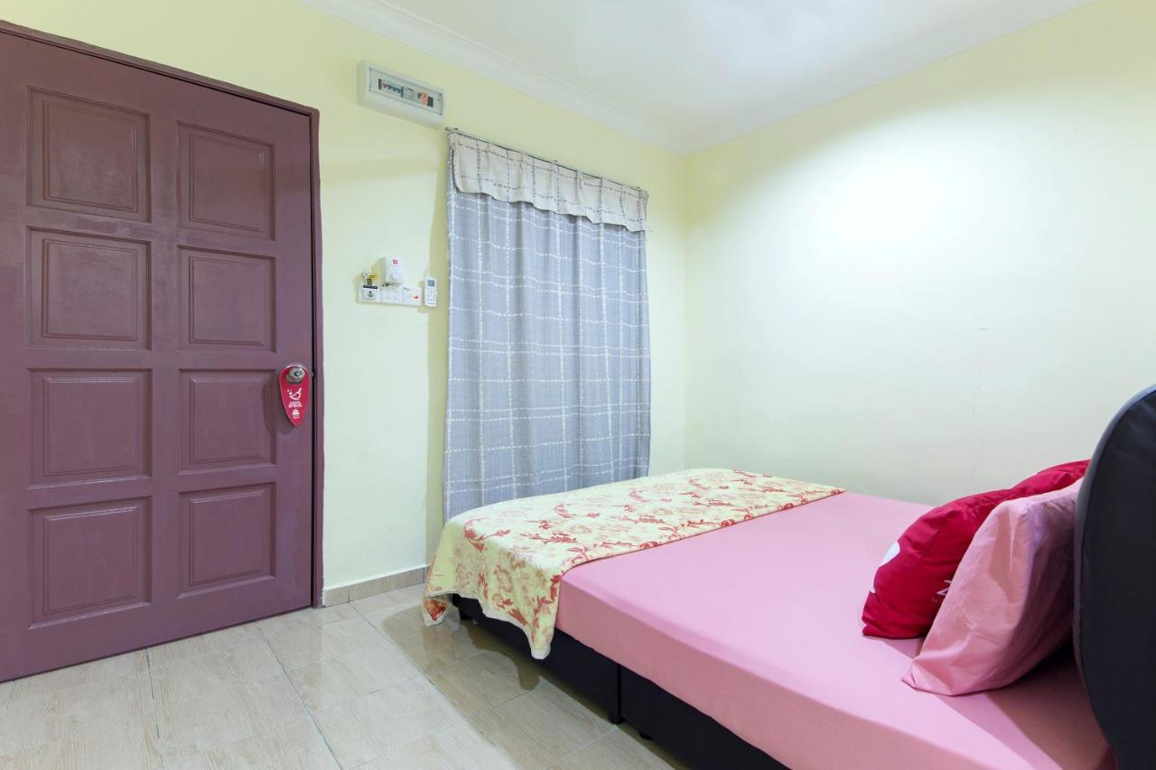 Kampung Guest House パンタイ・サナング エクステリア 写真