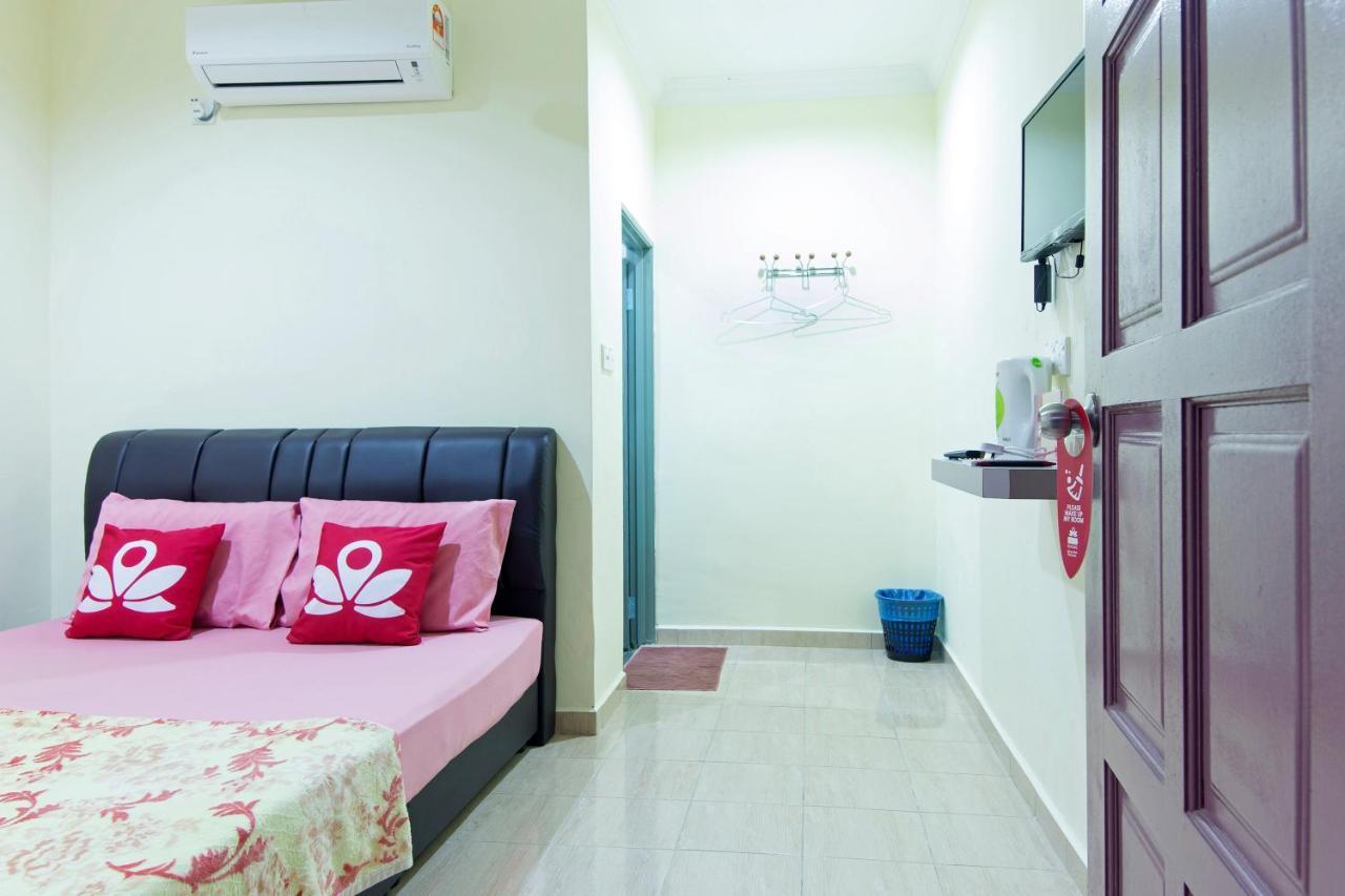Kampung Guest House パンタイ・サナング エクステリア 写真