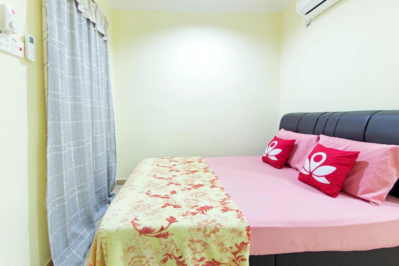 Kampung Guest House パンタイ・サナング エクステリア 写真